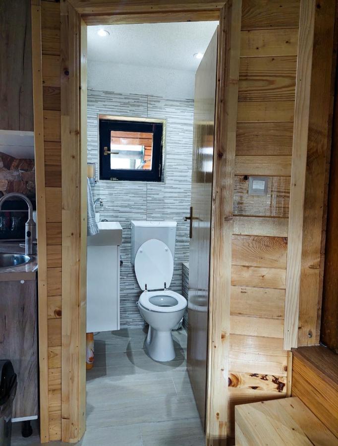 Hacienda Burzic Apartment Kulen Vakuf Bagian luar foto