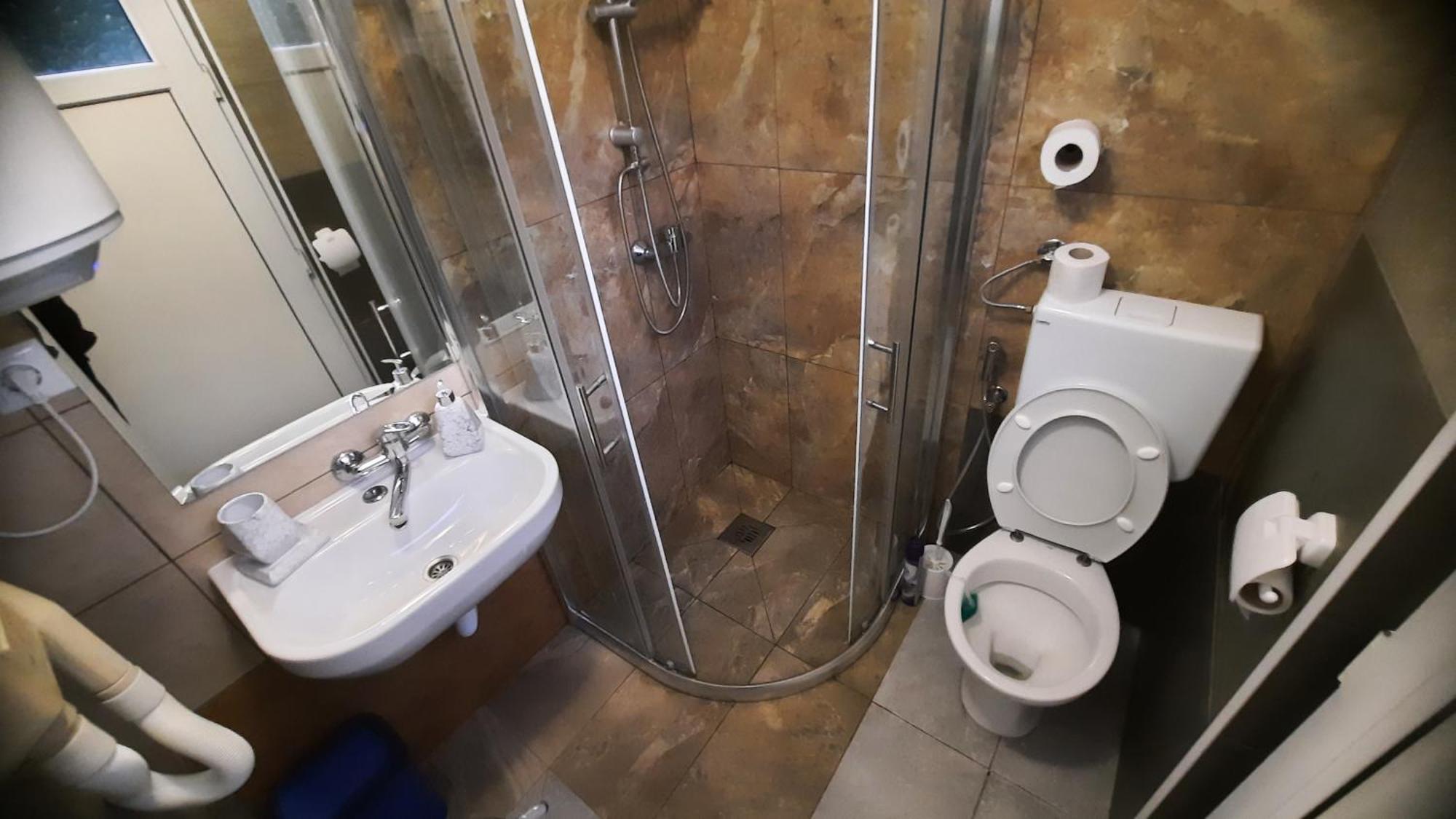 Hacienda Burzic Apartment Kulen Vakuf Bagian luar foto