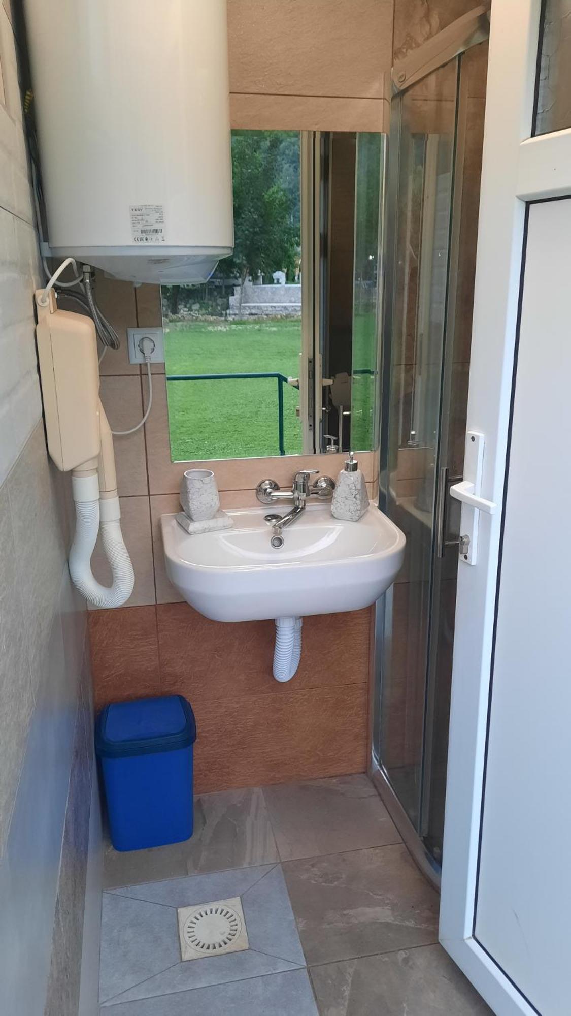 Hacienda Burzic Apartment Kulen Vakuf Bagian luar foto