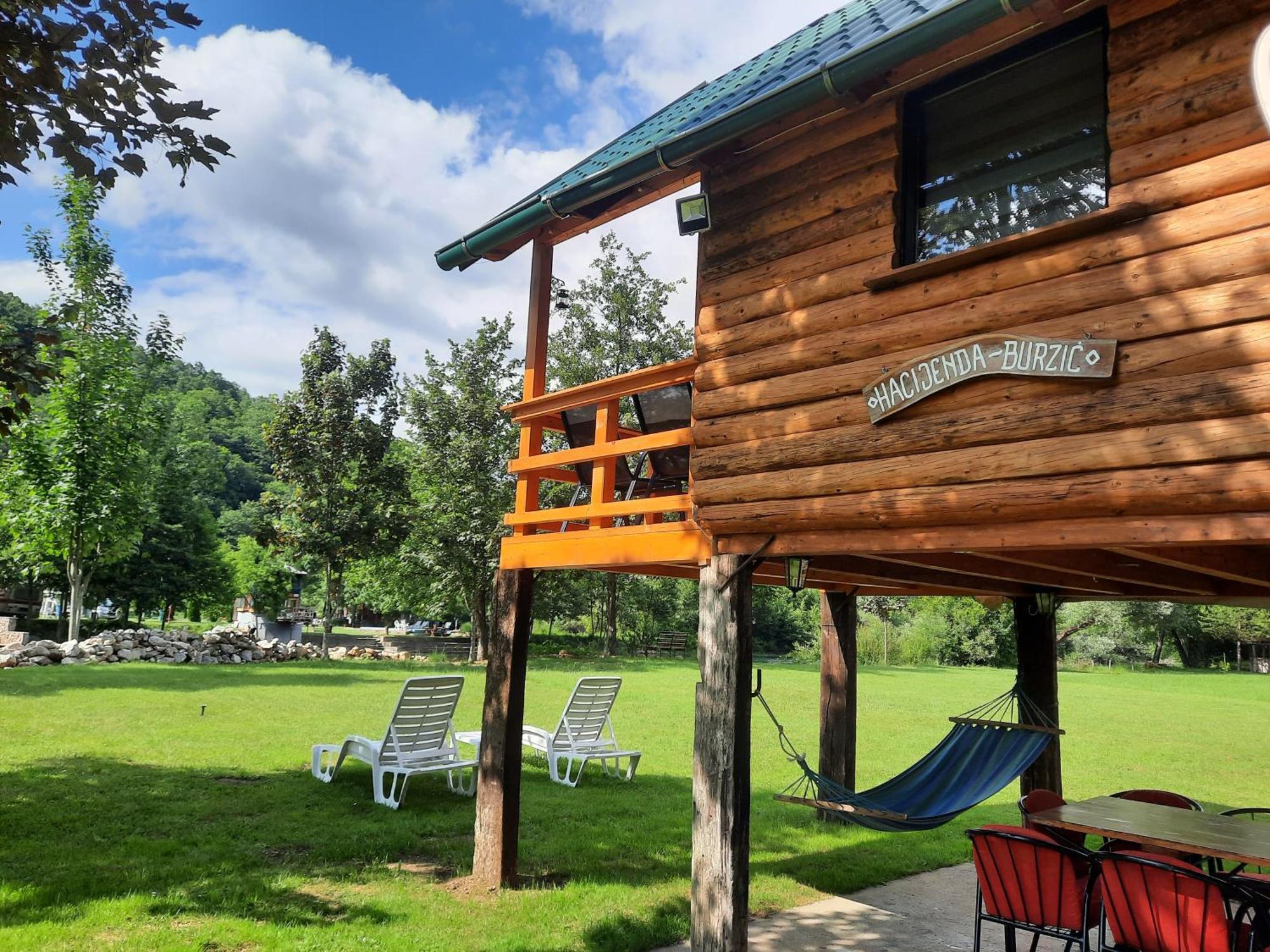 Hacienda Burzic Apartment Kulen Vakuf Bagian luar foto