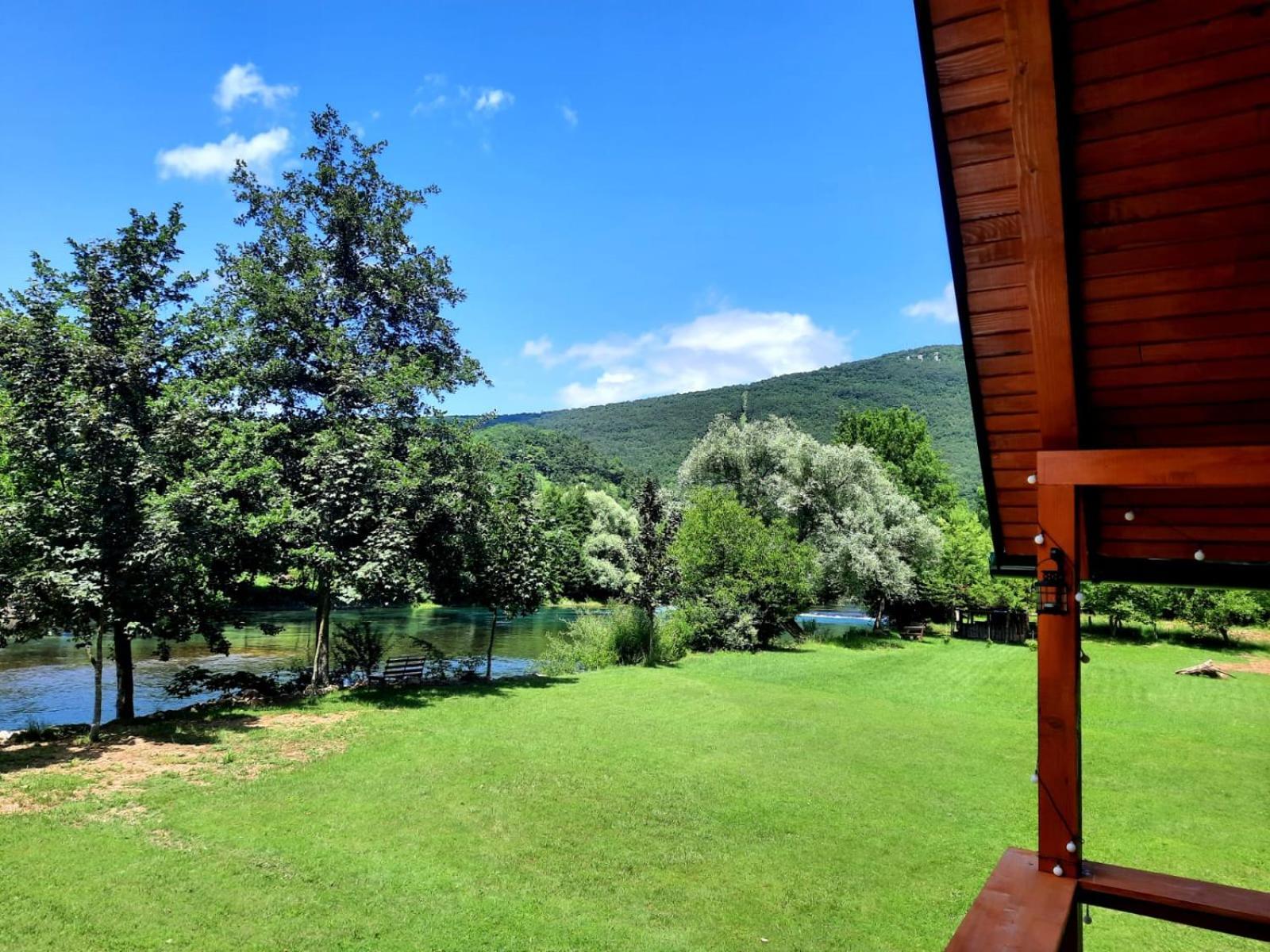Hacienda Burzic Apartment Kulen Vakuf Bagian luar foto