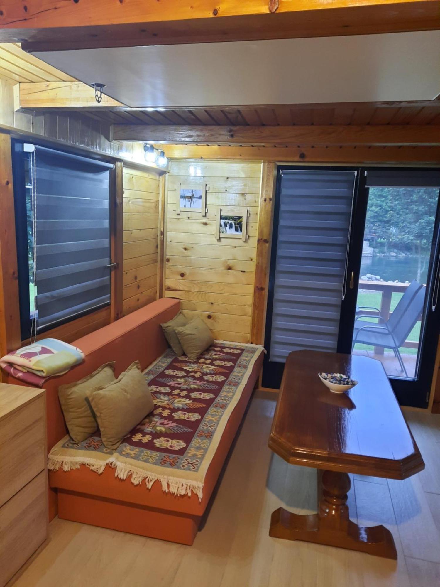 Hacienda Burzic Apartment Kulen Vakuf Bagian luar foto